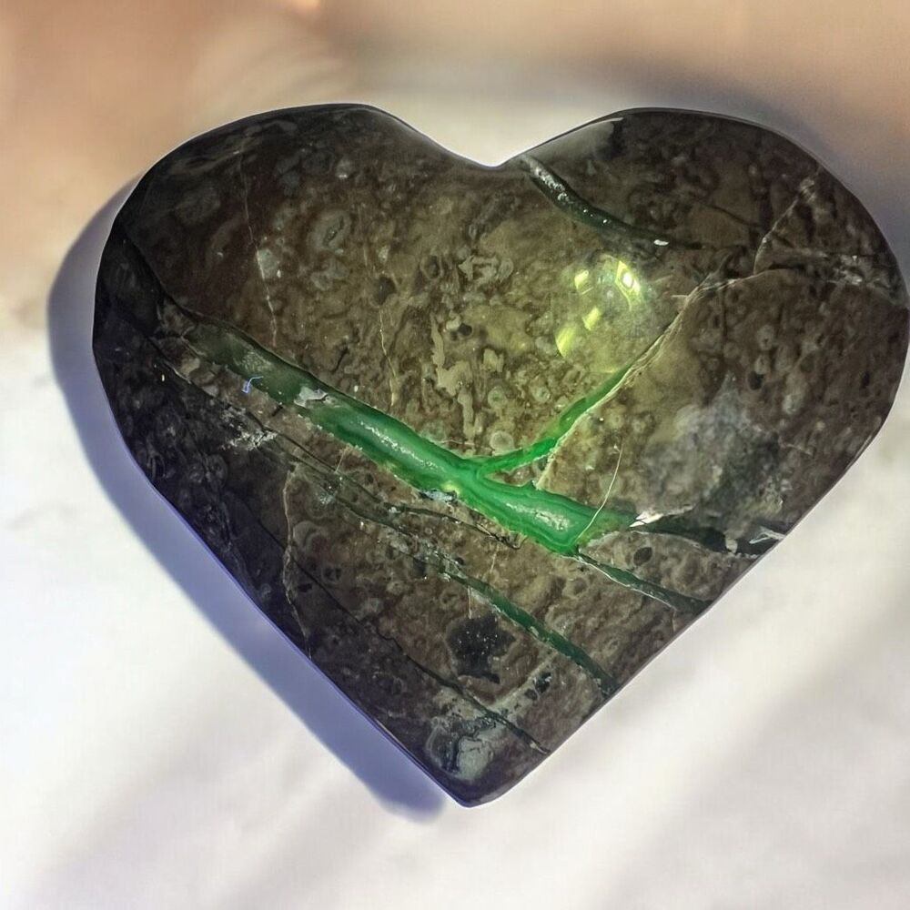 Volcano Agate Heart‎ Carving UV Reactive